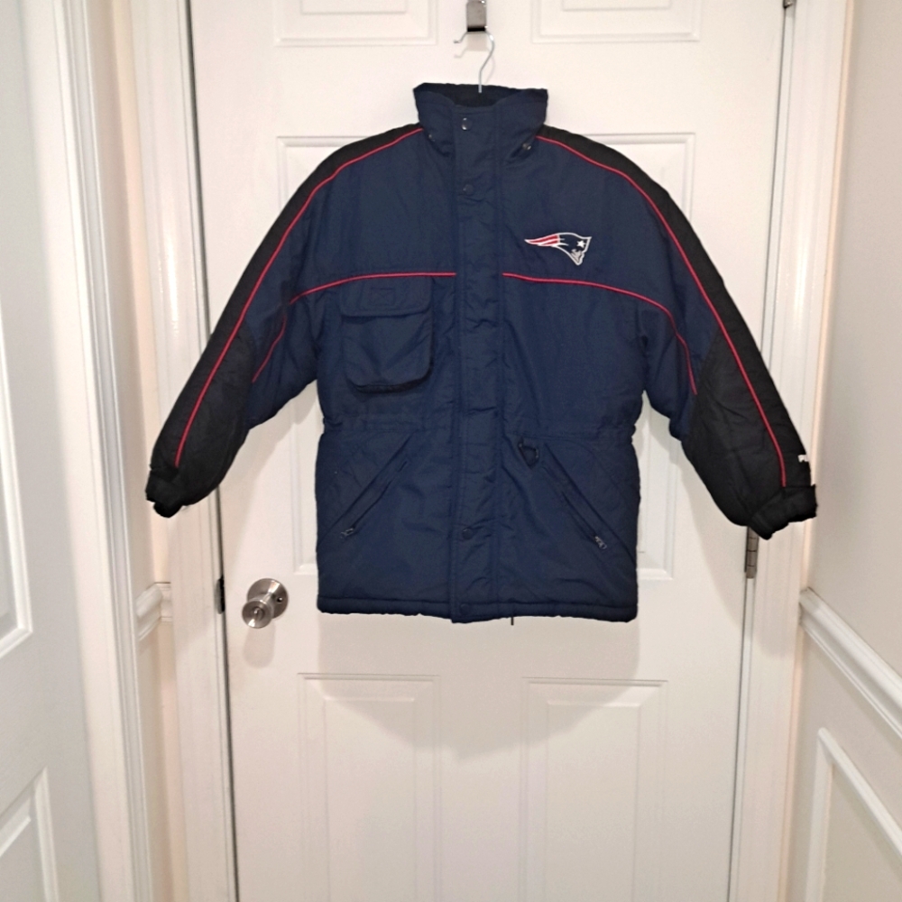 Puma / NFL NE Patriots Puffer Jacket Hoodie is missing Sz Lg 10/12